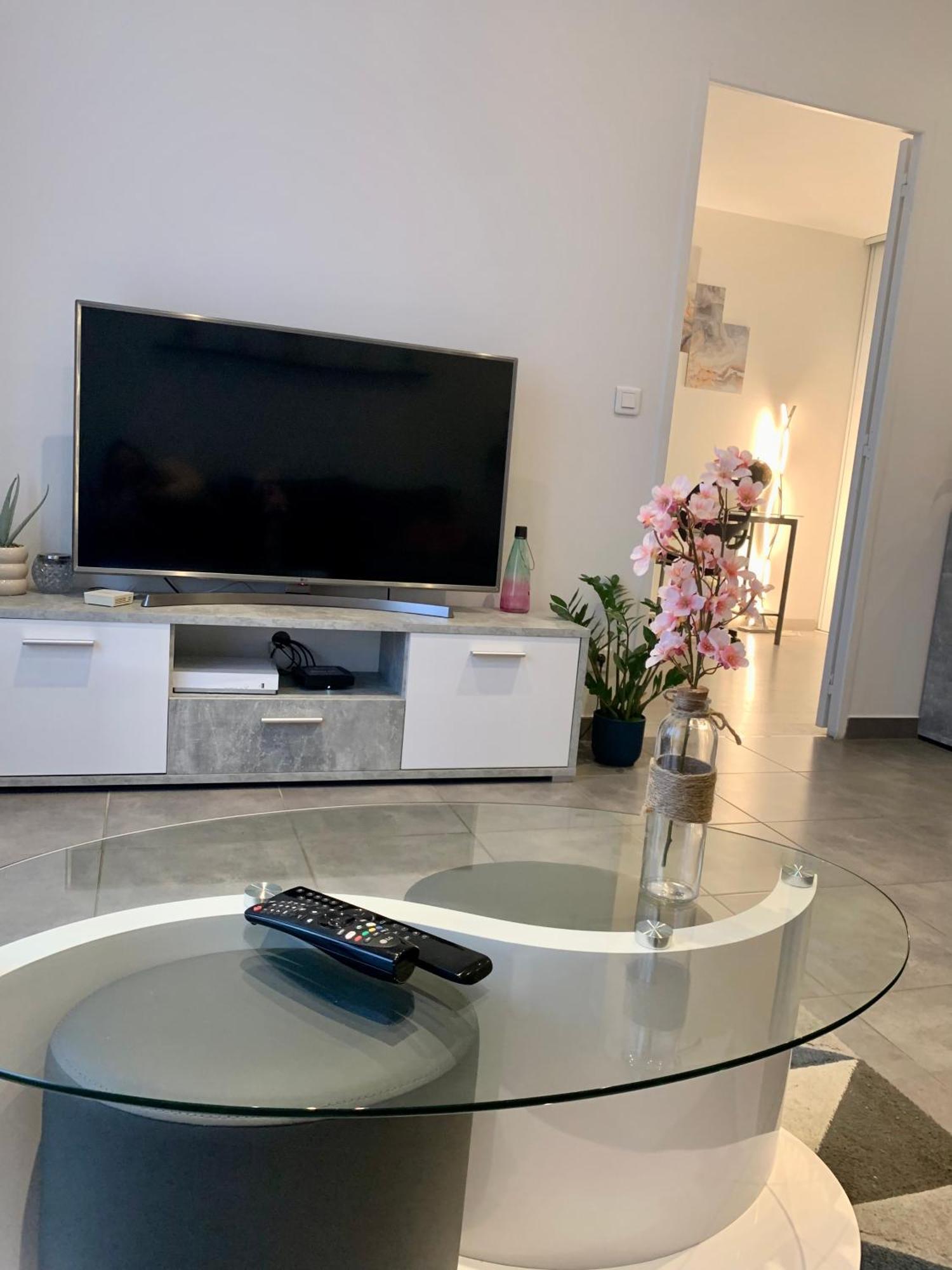 Grand F3 - Emplacement D'or Proche Paris Et Versailles Apartment *